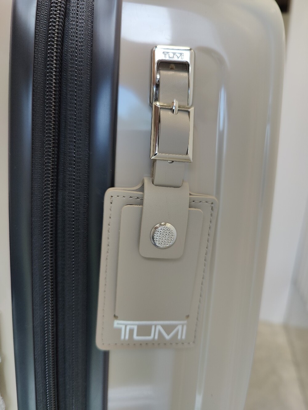 ✨NWT Tumi V4 Continental Expandable 4 Wheeled Spinner Carry-On (Sand) 22" - Picture 11 of 16